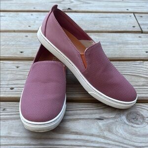 L.L. Bean Size 8M Pink Leather Campside Slip On and White Soles